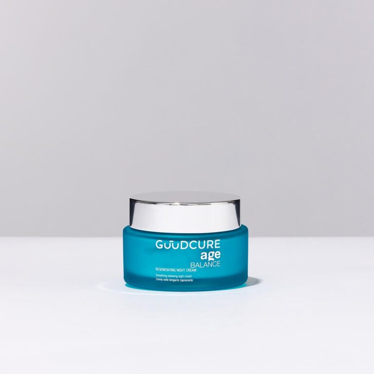 Smoothing renewing night cream